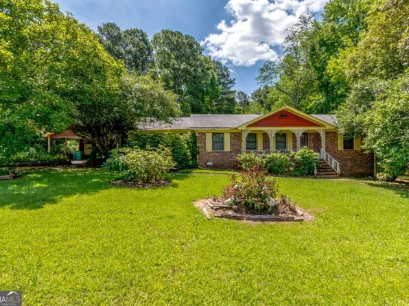 2218 Young Rd, Stone Mountain, GA 30088