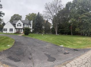 7400 Bingham Rd, Brighton, MI 48116