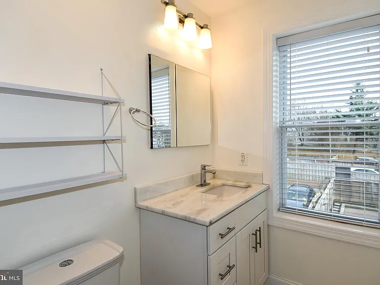 1117 Montello Ave NE — Photo 23
