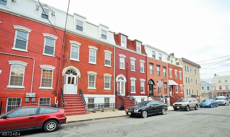 1st image of 108 Bruen St Floor 3