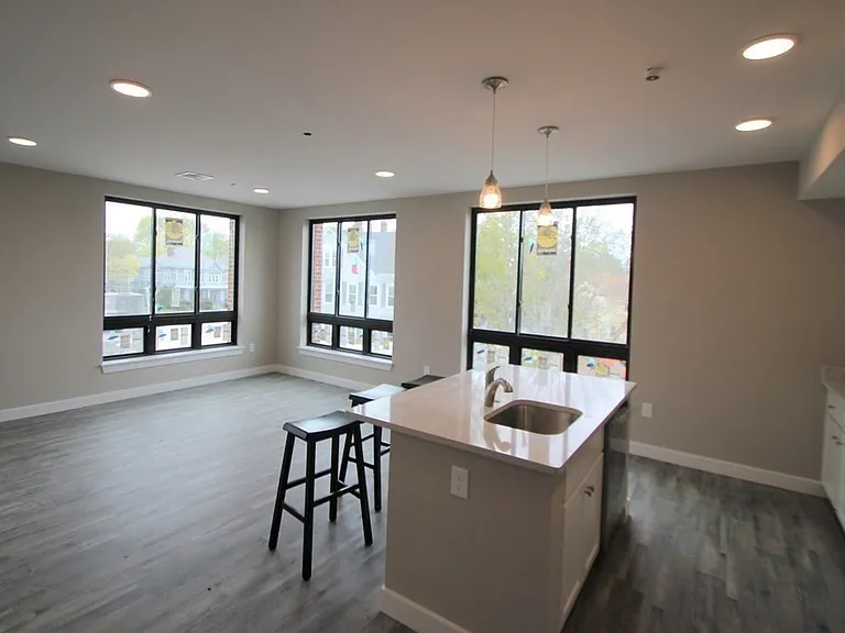 629 Washington St #202 — Photo 3