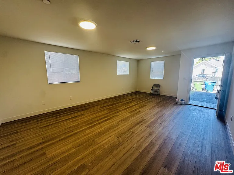 5919 Denver Ave #5919 — Photo 6