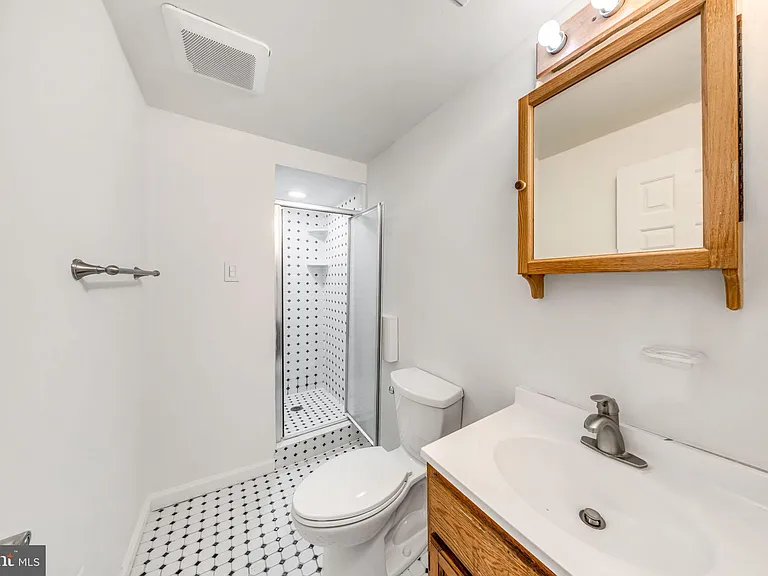 7411 Tillman Dr — Photo 43