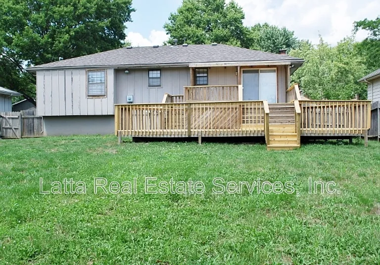 2916 SW Jackson St — Photo 2