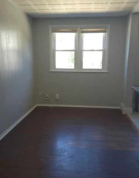 356 Krams Ave — Photo 6
