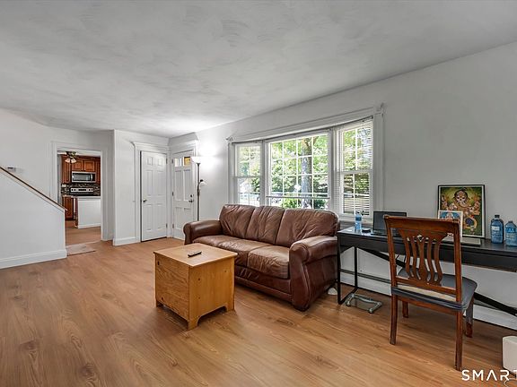 4th image of 54 Manor Lane