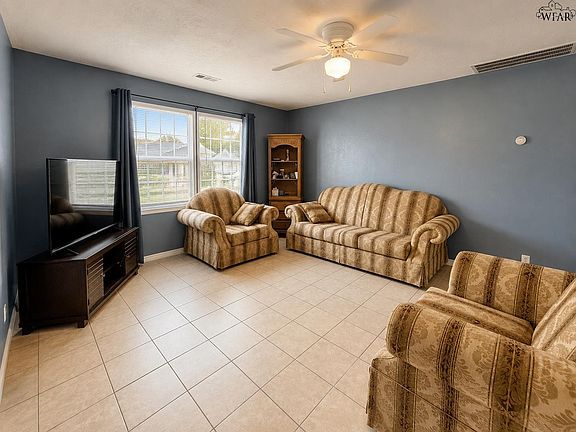 2nd image of 2220 Alice Ave