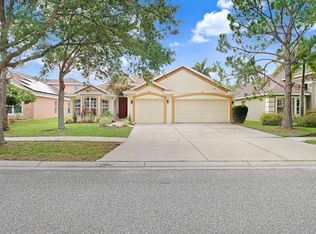6803 Cromwell Garden Dr, Apollo Beach, FL 33572
