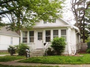721 Cawood St, Lansing, MI 48915