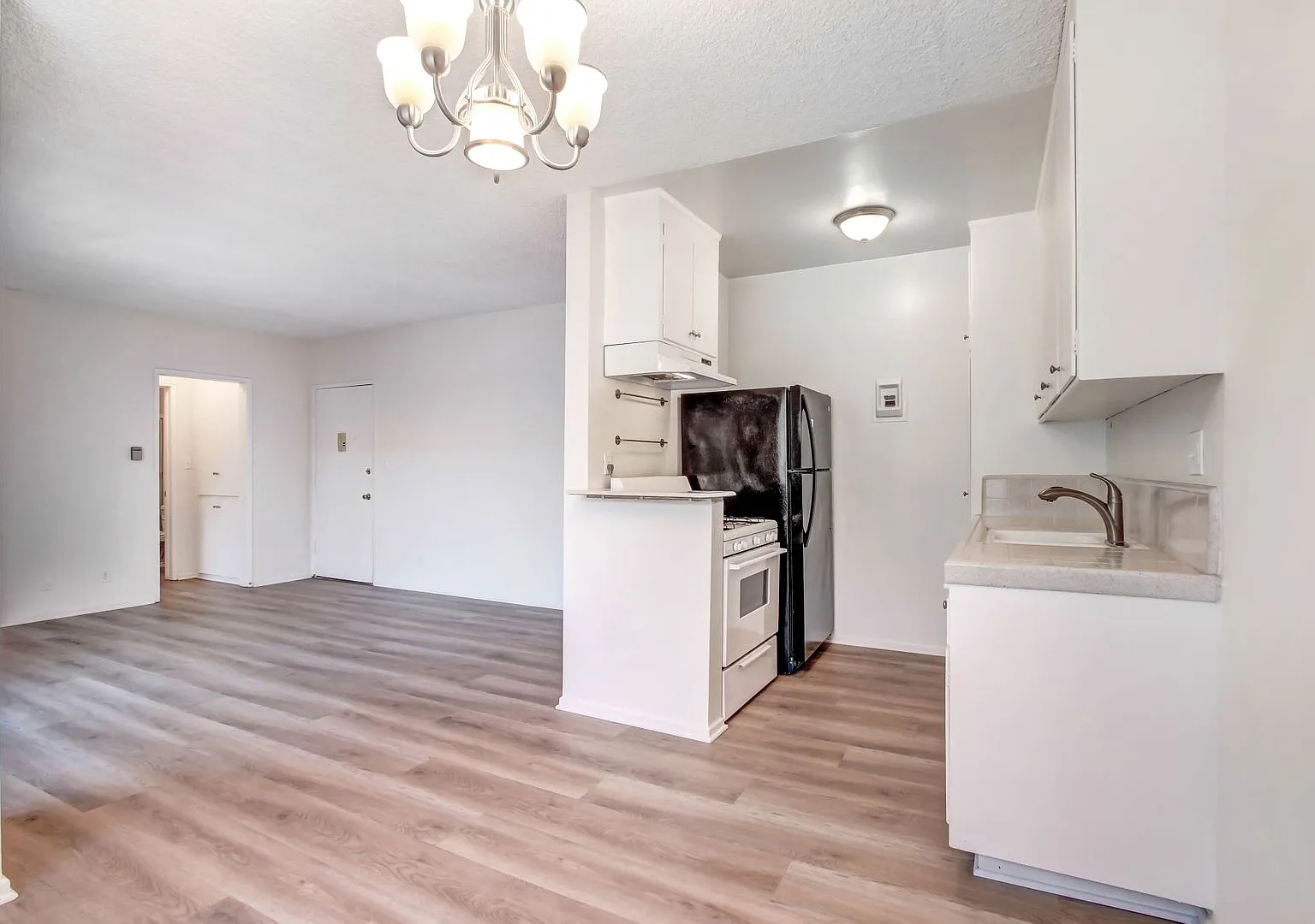 1705 Purdue Ave in West LA - near Sawtelle restaurants — Photo 4