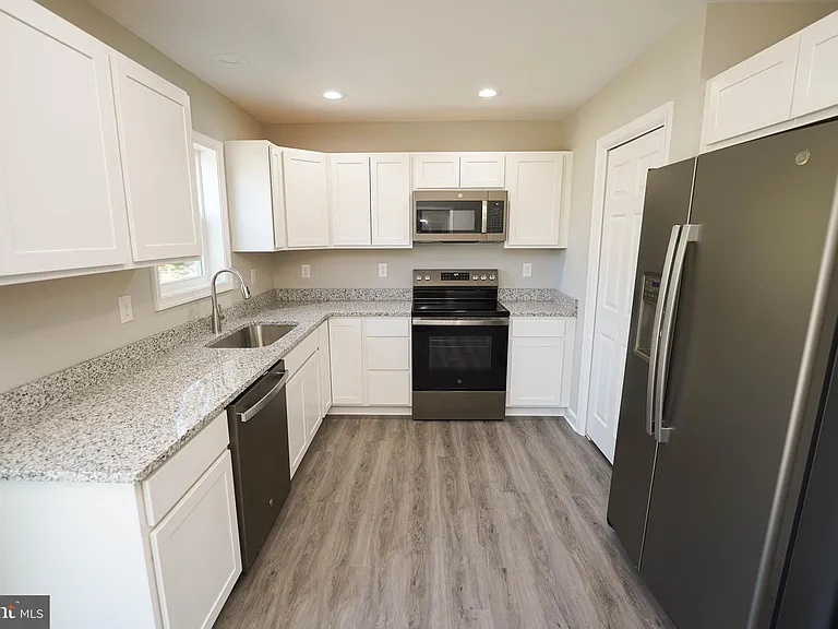 621 Cedar St — Photo 19
