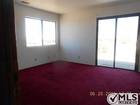 5th image of 8649 Oakwood Ave