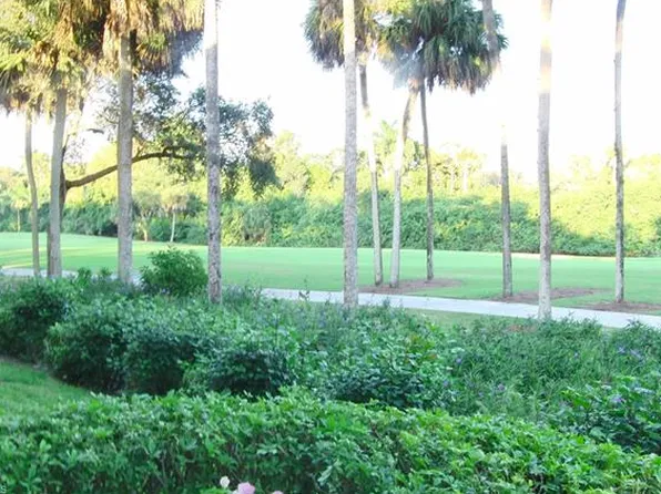 107 Clubhouse Dr APT 159, Naples, FL 34105