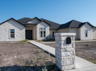 206 Persimon Dr, Del Rio, TX 78840