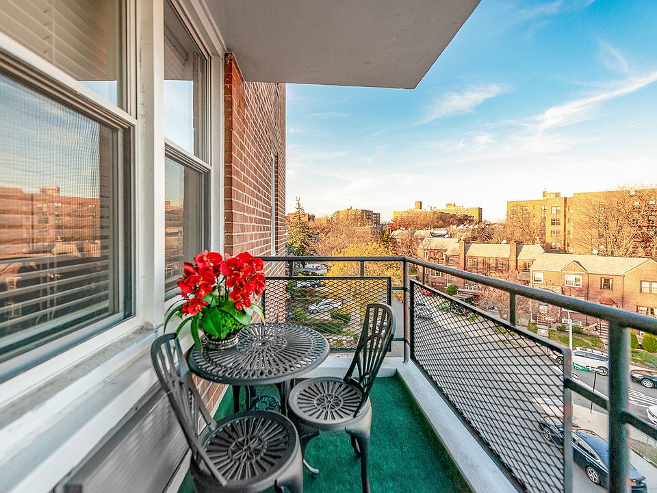 1st image of 67-50 Thornton Pl APT 5M