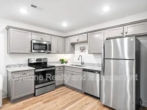 5th image of 940 Britton Springs Rd #105