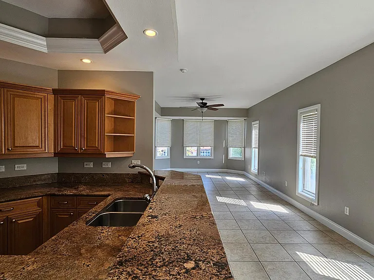 8111 Lakewood Main St — Photo 20