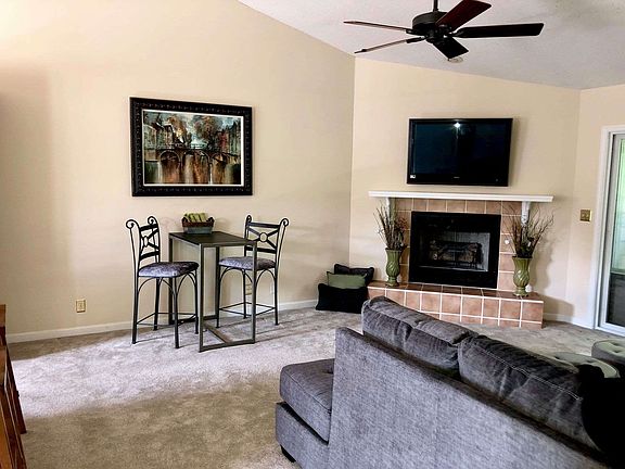 4th image of 9620 S Bay Pointe Ct #6
