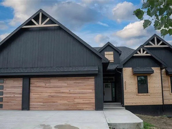 3200 Junction Dr, Harrisonville, MO 64701