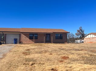 928 S County Line Rd, Blanchard, OK 73010
