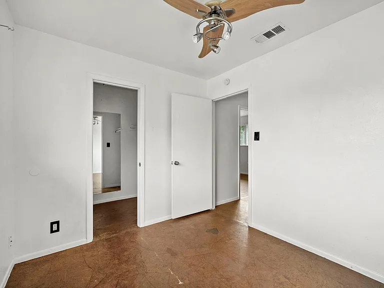 903 Aurora Cir #B — Photo 16