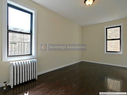 4th image of 165 Pinehurst Ave #33