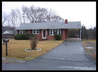 904 Cresthill Rd, Fredericksburg, VA 22405