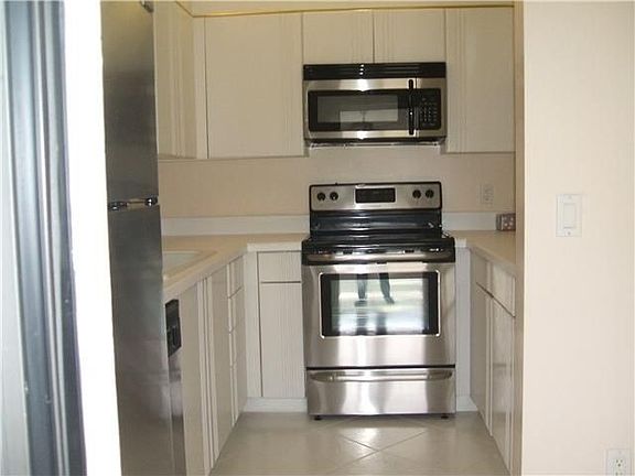 3rd image of 2701 SE King Arthurs Ct #A