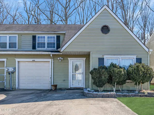 60 Scenic Drive, Freehold, NJ 07728