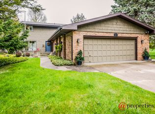 218 Crofton Cir, Saint Joseph, MI 49085