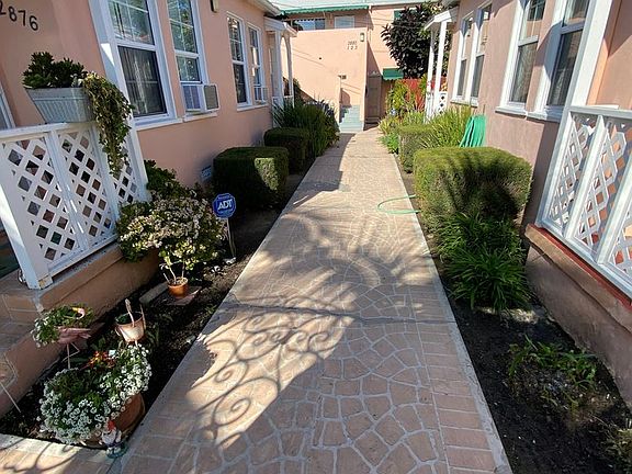3rd image of 2876 Meade Ave #2