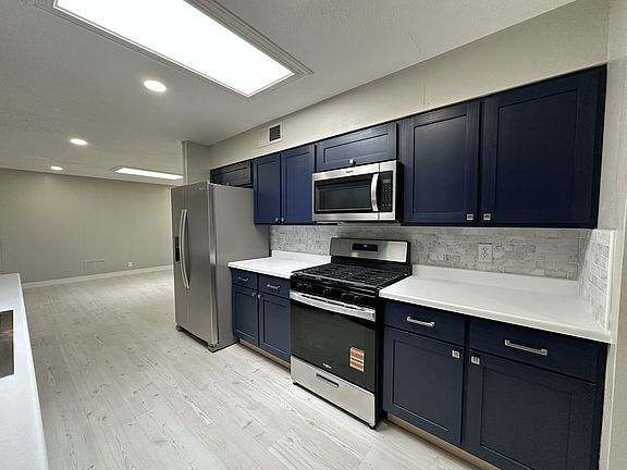5th image of 3130 Daisy St