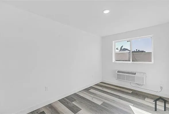 2837 San Marino St — Photo 10
