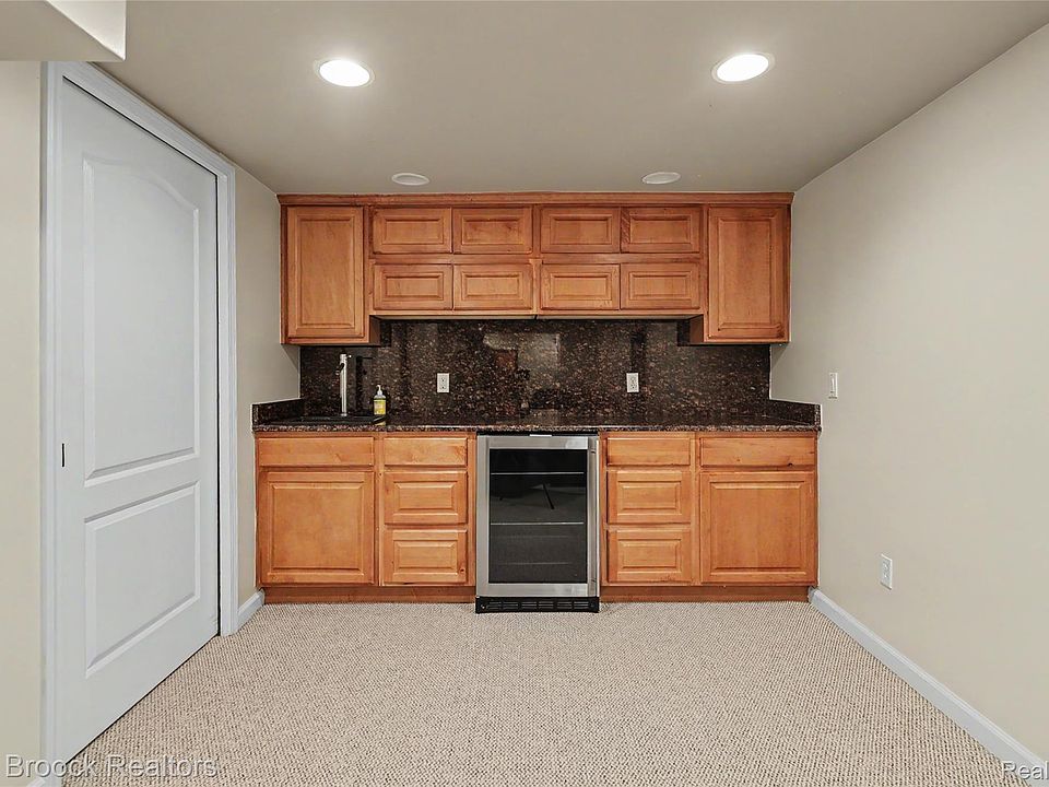1669 Wimbledon Dr, photo 27