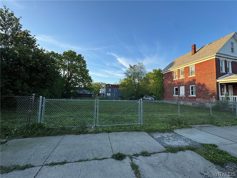 1st image of 2712 Niagara St #46