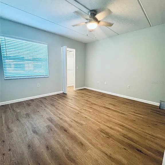 203 Meadow Ln — Photo 4