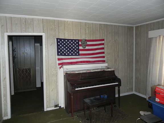 3rd image of 1815 Wilcox Blvd