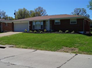 824 Rainbow Dr, Saint Louis, MO