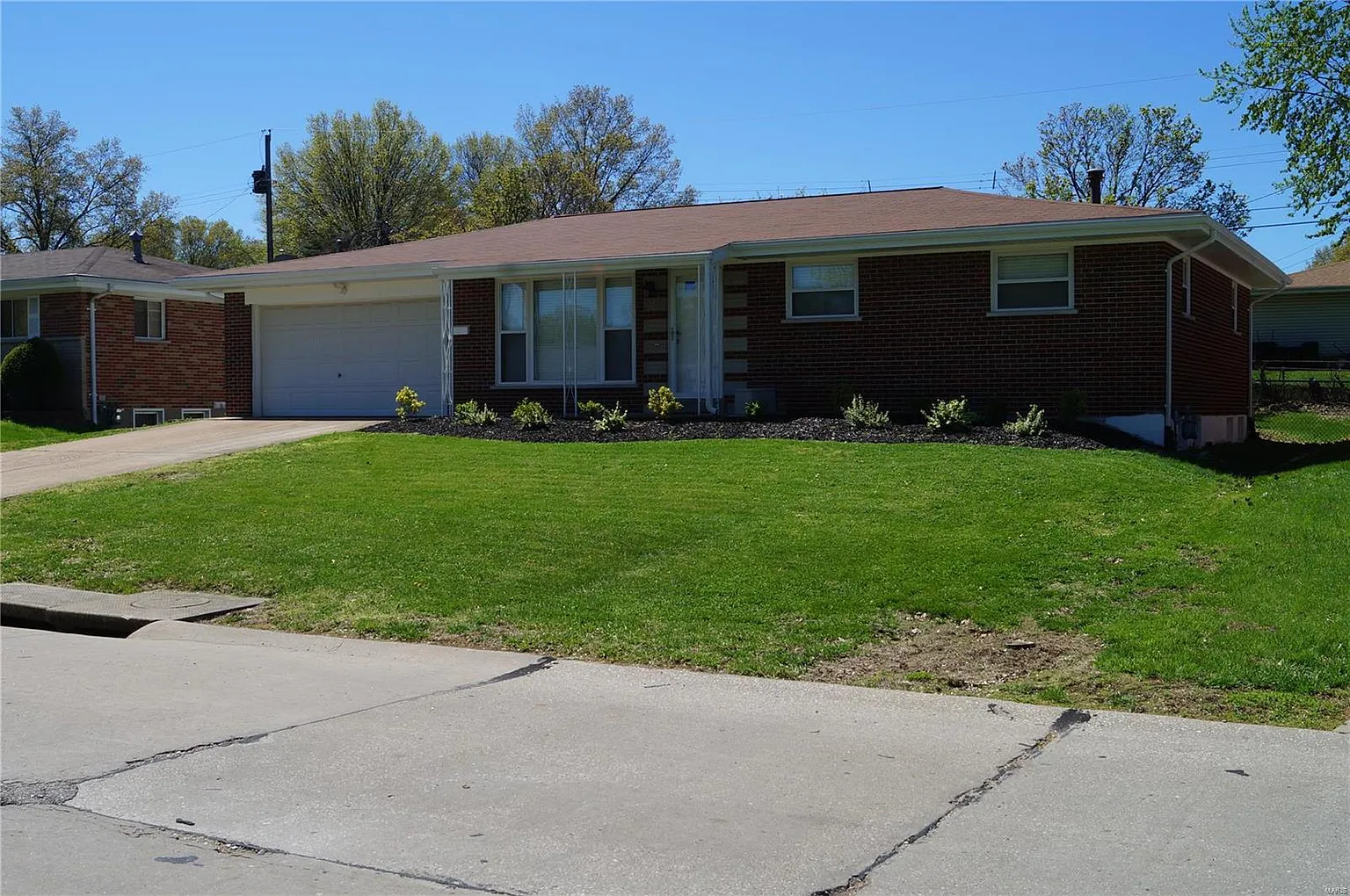 824 Rainbow Dr photo 1