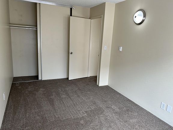 5th image of 4131 11th Ave NE APT 203