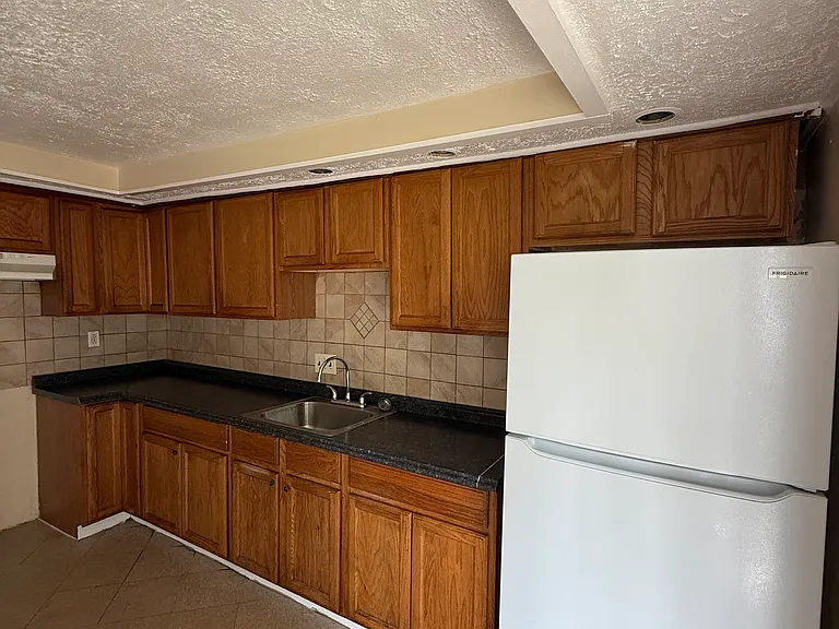 15 Robart St #1 — Photo 9