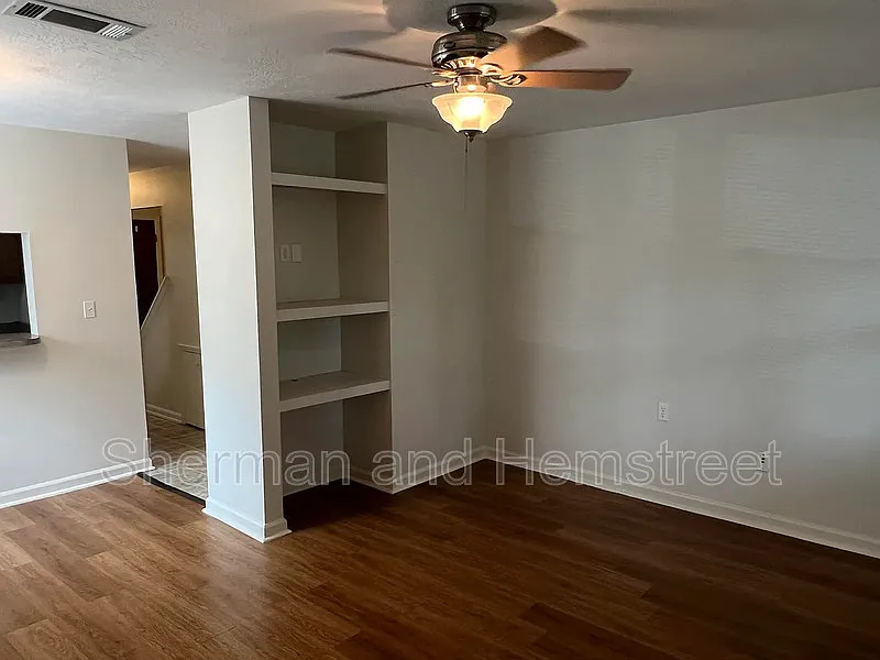 301 W Clifton Ave — Photo 4