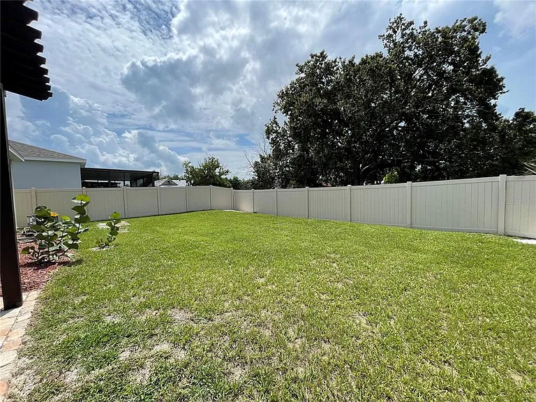 689 Crown Rose Dr — Photo 44