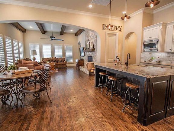 5th image of 2929 Veranda Ln