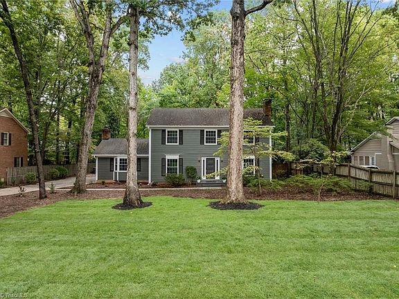 2nd image of 3036 Lake Forest Dr