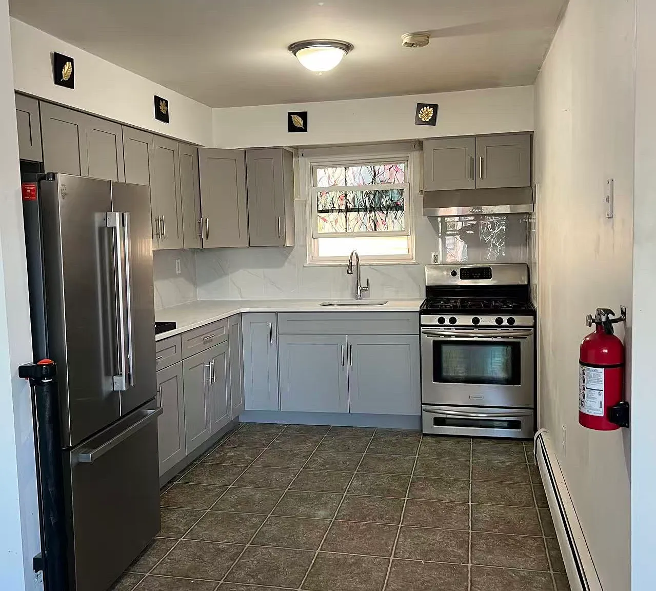 2 bed, $1,900 — Photo 1