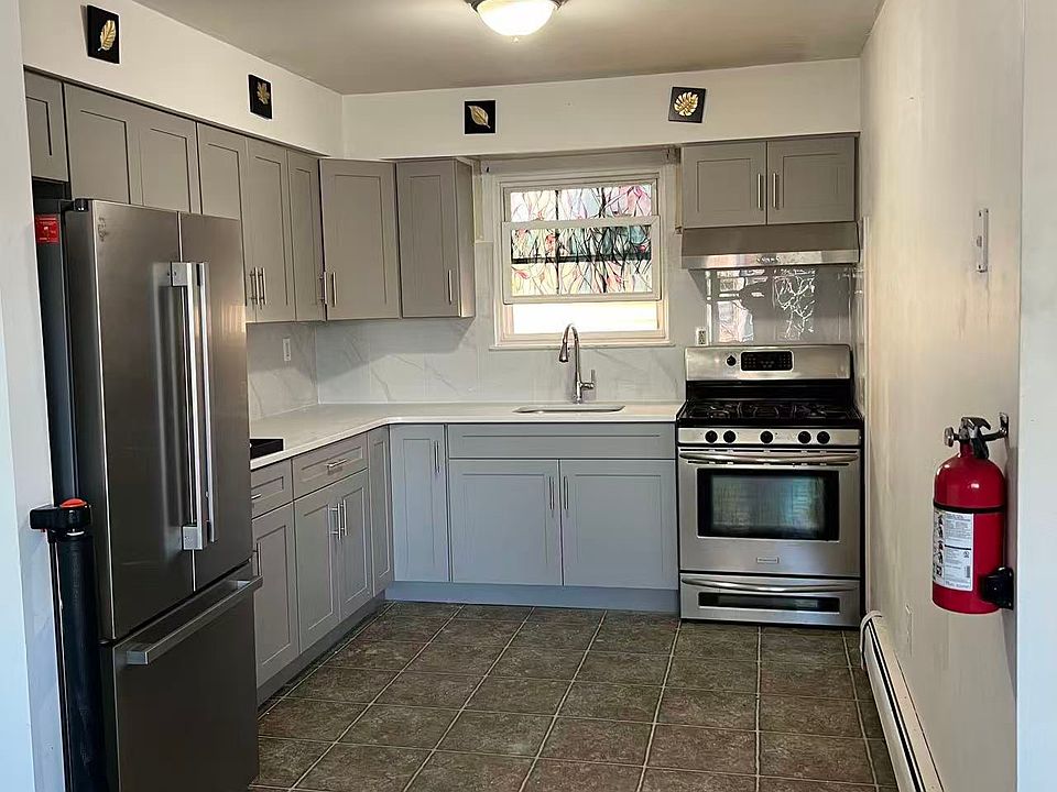 1st image of 800 2nd Ave Floor 2
