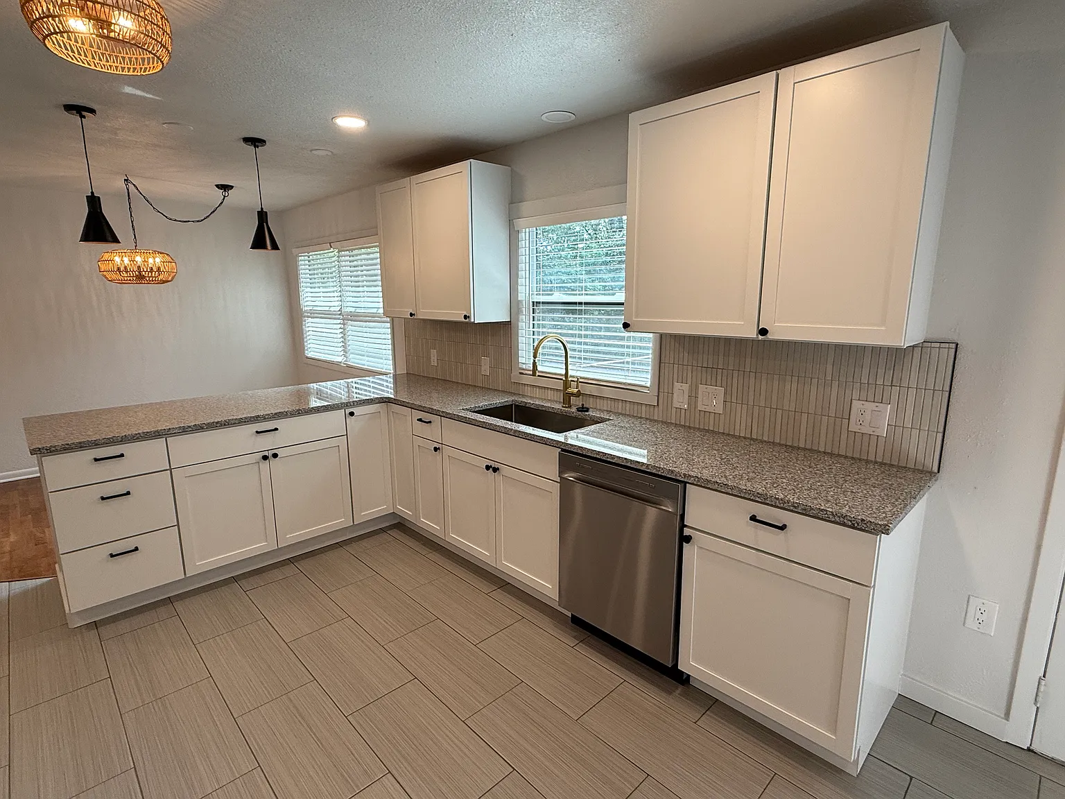 2 bed, 1096 sqft, $2,250 — Photo 2