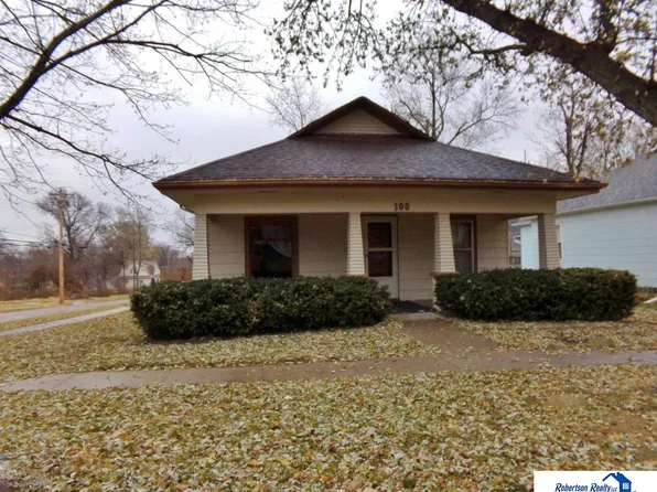 100 S 10th St, Wymore, NE 68466