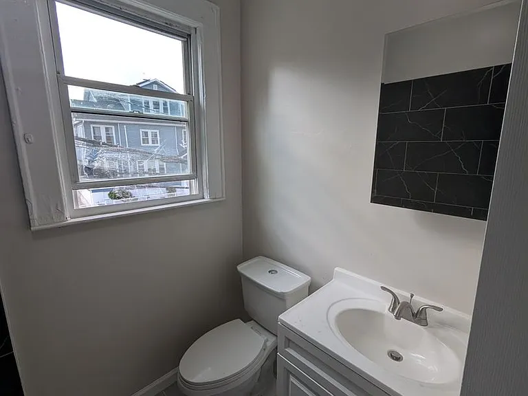 195 Lehigh Ave — Photo 8